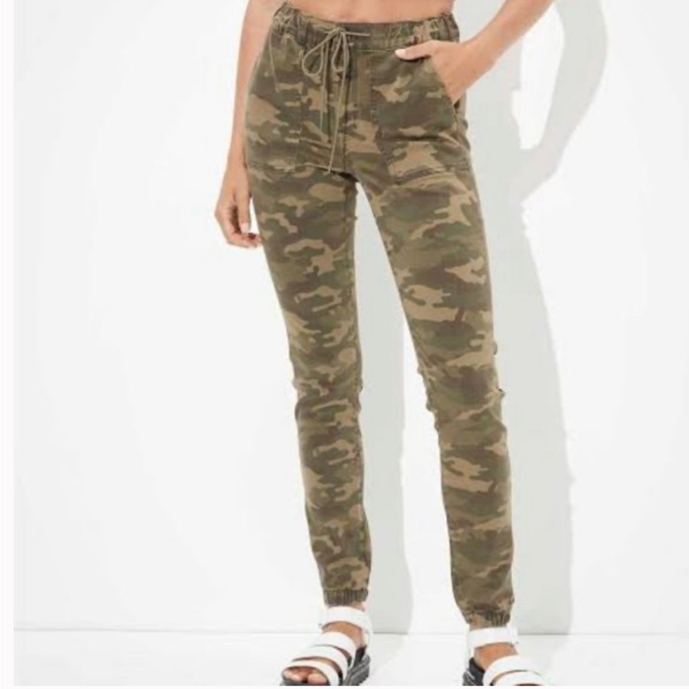 American Eagle camp joggers size 6 ae